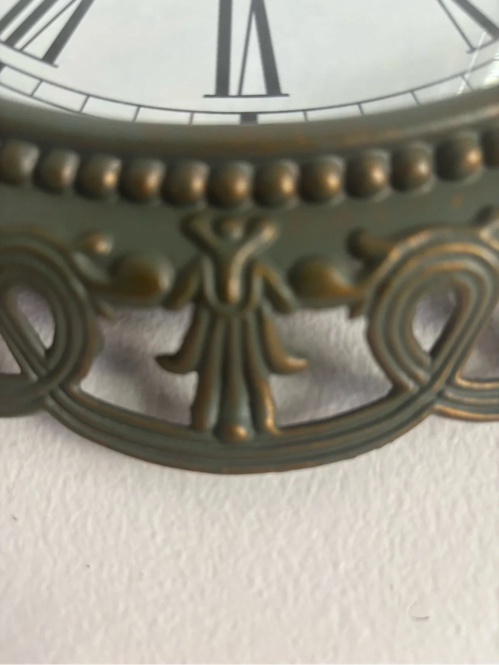 Vintage Style Ingraham Ornate Filigree Floral Design Quartz Wall Clock 10 in